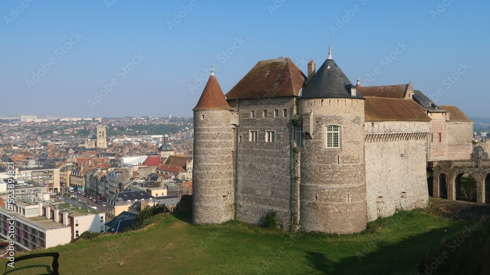 Château fort médiéval de Dieppe, surplombant la ville, en Seine-Maritime / Normandie (France)