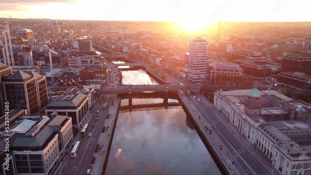 Naklejka premium Breathtaking aerial view of the Dublin cityscape with lovely buildings and a river