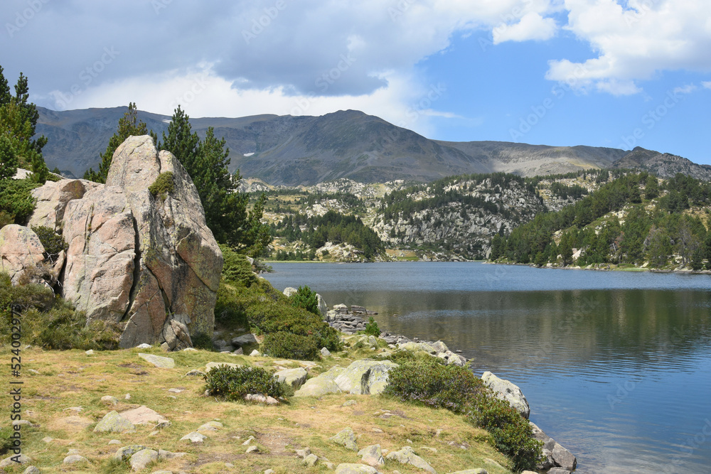 Naklejka premium Lac La Coumasse, Bouillouses, Pyrénées Orientales, France