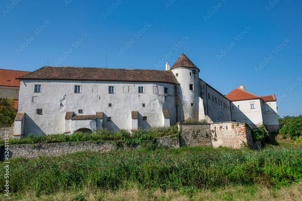 Mailberg Castle is located on a hill on the southern edge of the historic center of the wine-growing town of Mailberg, north-east of Hollabrunn in the Weinviertel region of Lower Austria