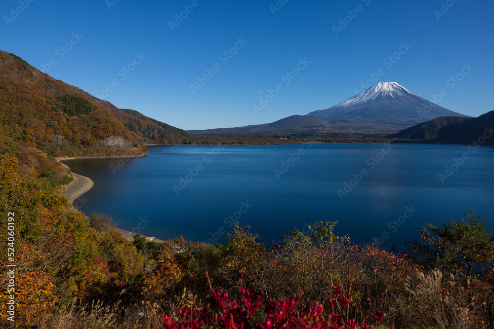 本栖湖から富士山