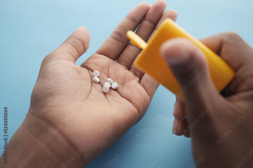 Ταπετσαρία close up of artificial sweetener on hand