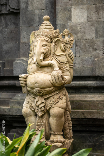 Ganesha - Hinduistische Götterfigur aus Stein © codo97
