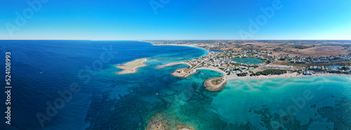 Vista aerea di porto cesareo, nel cuore del salento, puglia