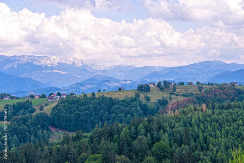 Bergdörfer in Rumänien Magura und Pestera © barabasone
