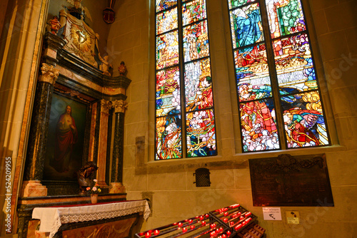 Altarbilder in der Kathedrale St. Nikolaus in Freiburg im Üechtland, Fribourg (Schweiz)  photo