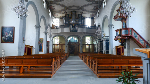 Innenansicht der Franziskanerkirche in Freiburg im Üechtland, Fribourg (Schweiz) photo