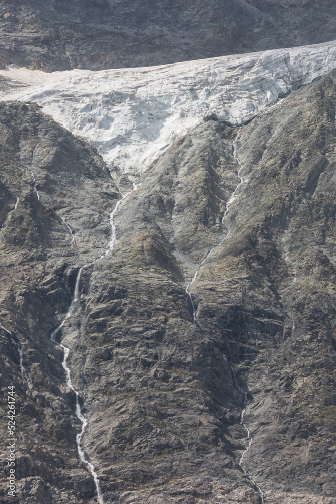 glacier du Mont Pourri dans le massif de  la Vanoise en Savoie dans les Alpes. Le glacier fond et est en train de disparaître à cause du réchauffement climatique