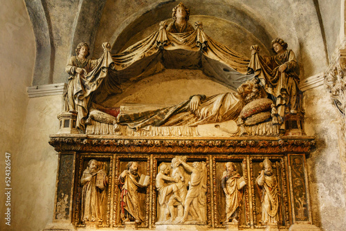 altar de San Anastasio y la Flagelación del Cristo,  realizado por Juraj Dalmatinac,catedral de San Domnius, - Svetog Duje- , Palacio Diocleciano, Split, Croacia photo