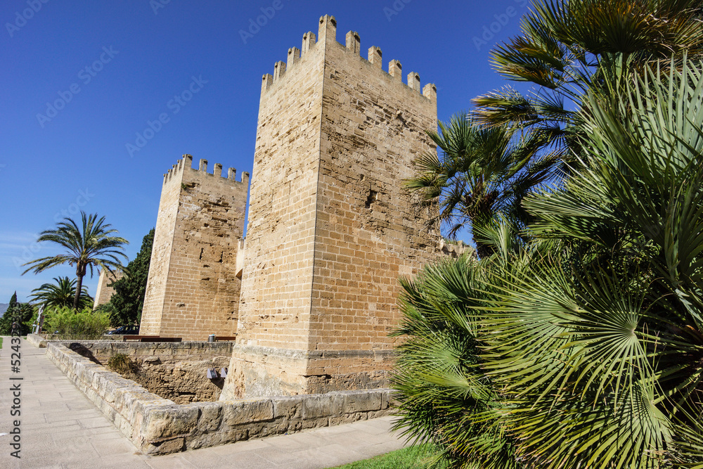 Naklejka premium puerta de Mallorca - puerta de Sant Sebastia-, muralla medieval, siglo XIV, Alcudia,Mallorca, islas baleares, Spain