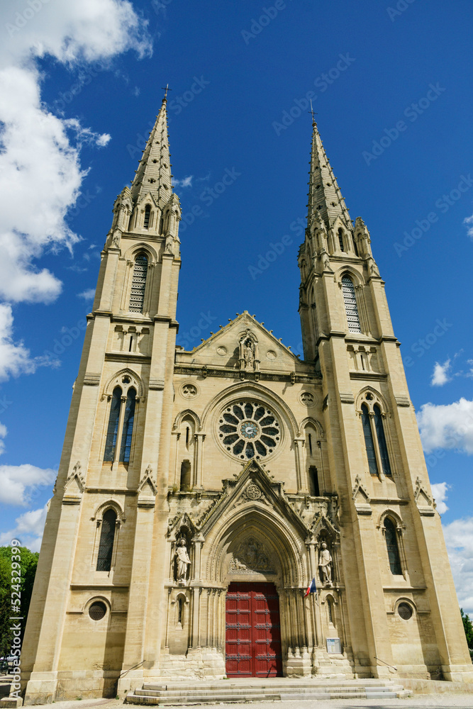 La catedral de Notre Dame y Saint Castor, Nimes, capital del departamento de Gard,Francia, Europa
