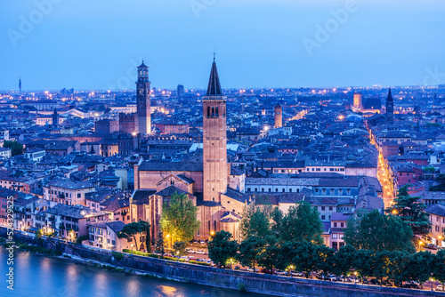 ciudad de Verona desde el Castillo San Pietro, Iglesia de Santa Anastasia, Verona, patrimonio de la humanidad, Veneto, Italia, Europa