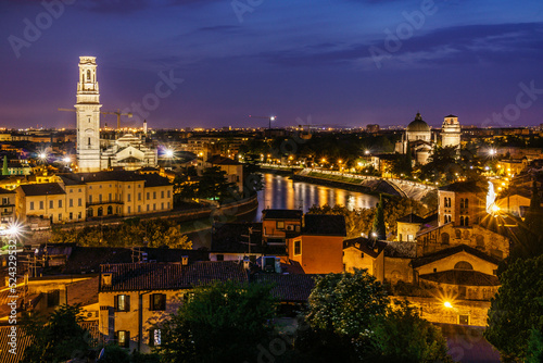 ciudad de Verona desde el Castillo San Pietro, Duomo, Verona, patrimonio de la humanidad, Veneto, Italia, Europa