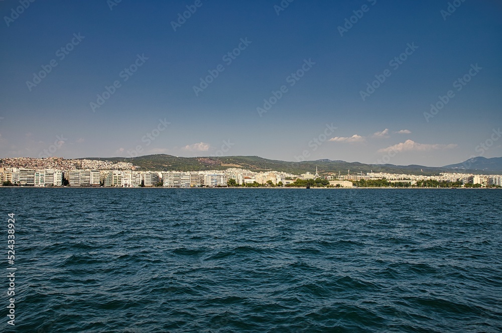 Naklejka premium Gebäude am Horizont, Griechenland 