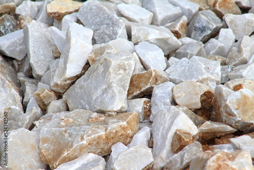 grupo de pedras brancas, textura de pedras brancas,detalhes das pedras, conjunto de pedras esbranquiçadas photo