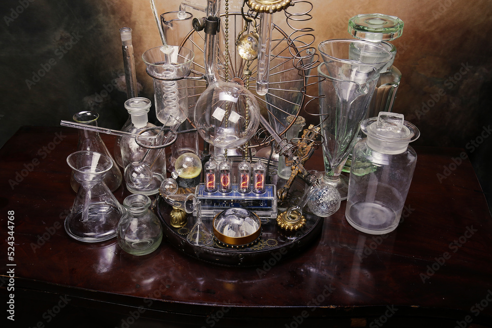  Artista del ferro, vetri e provette da laboratorio per l'inventore delle bevande, con valvole nixie e calendario 2022