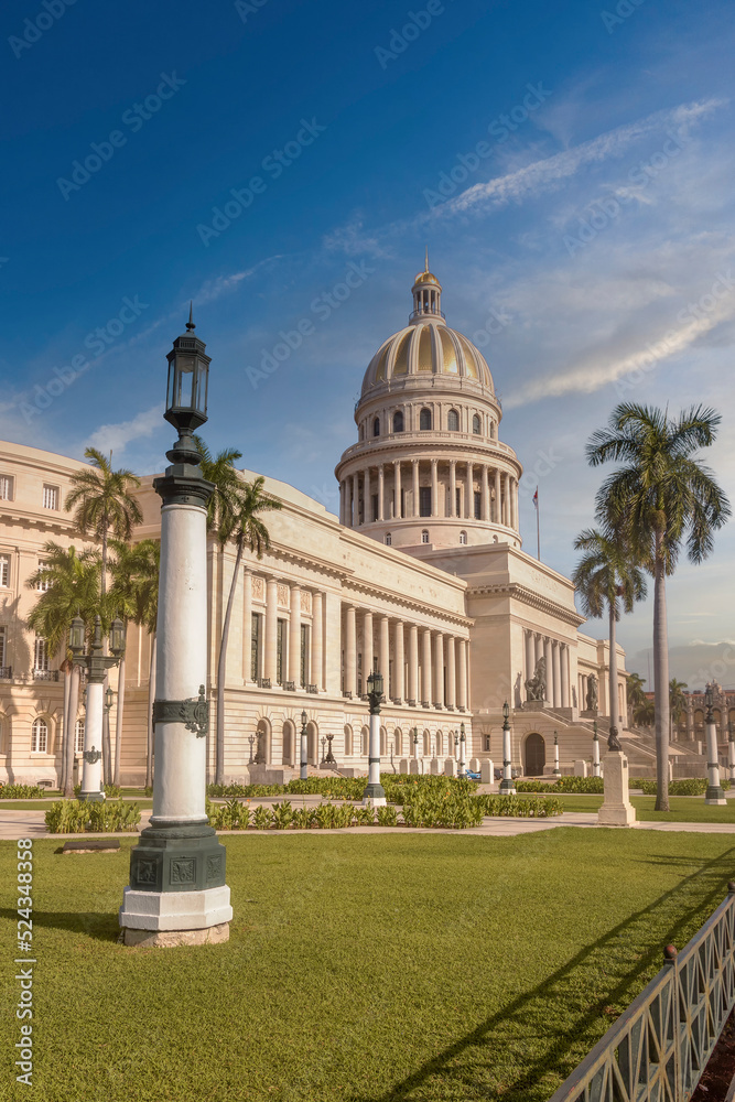 Obraz premium state capitol building havana cuba