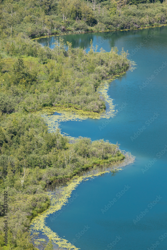 le lac de Bonlieu un très joli petit lac dans le Jura en france