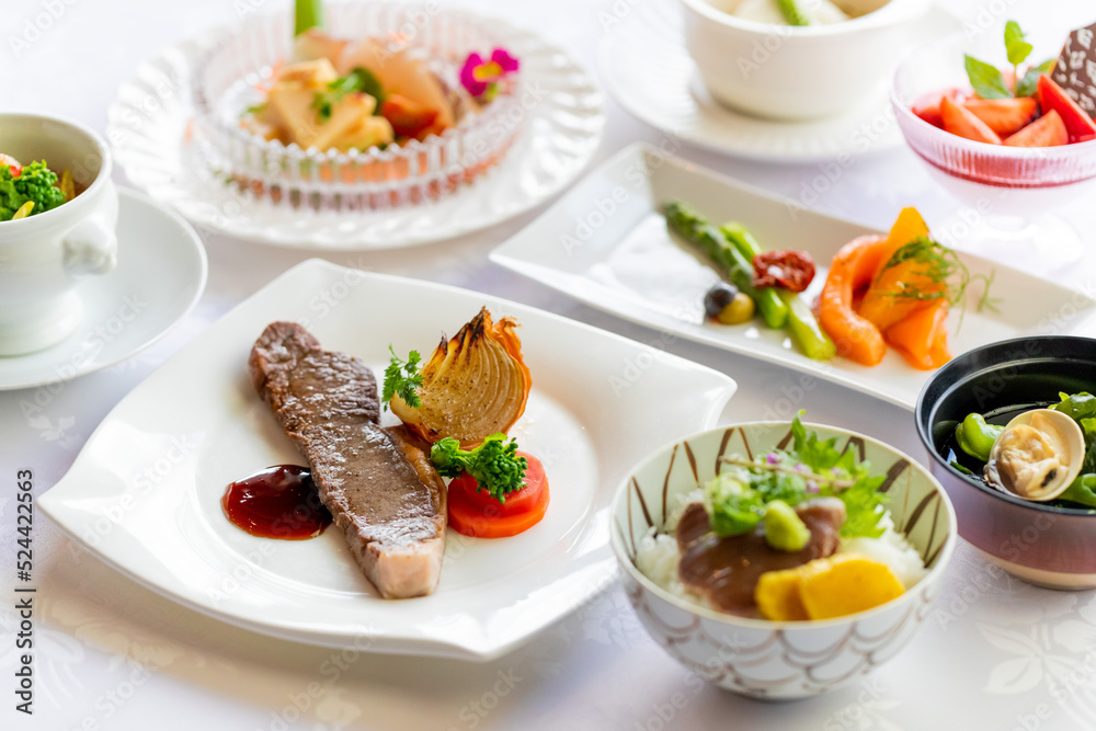 レストランのコース料理 レストランのコース料理