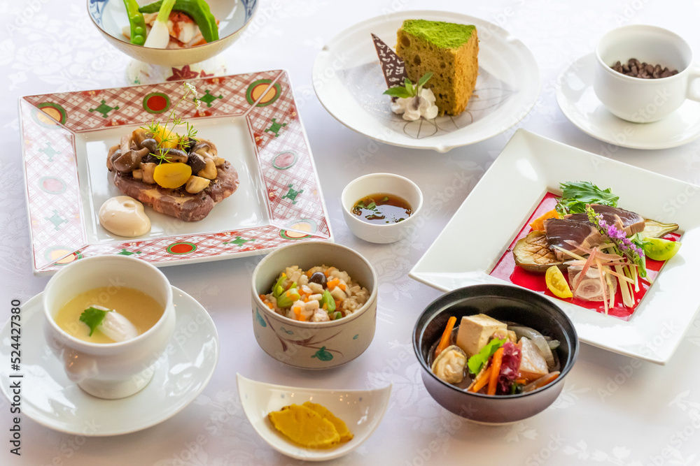 レストランのコース料理 レストランのコース料理