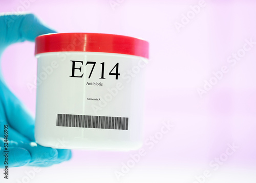 Packaging with nutritional supplements E714 antibiotic