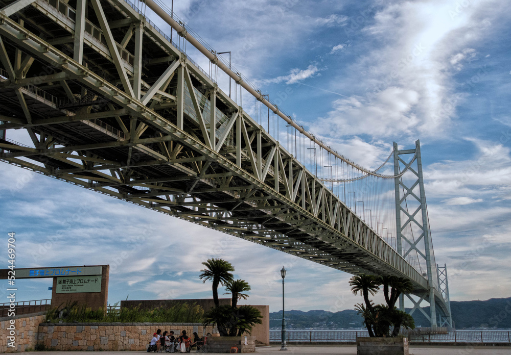 兵庫県立舞子公園と明石海峡大橋