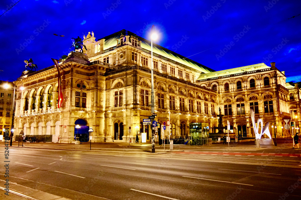 Wiener Oper am Abend 
