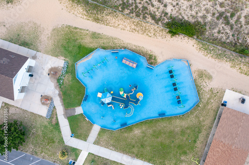 Canvas Print Aerial View Top Down of a Public Park at the Beach Near a Bath House