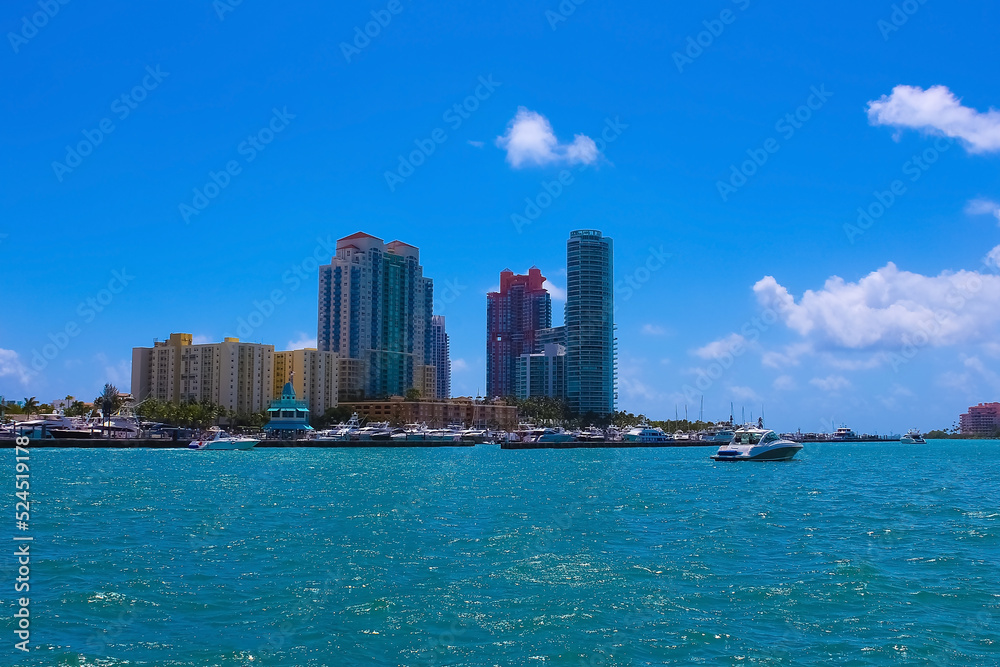 Fototapeta premium Bayside Marina in Miami, Florida USA
