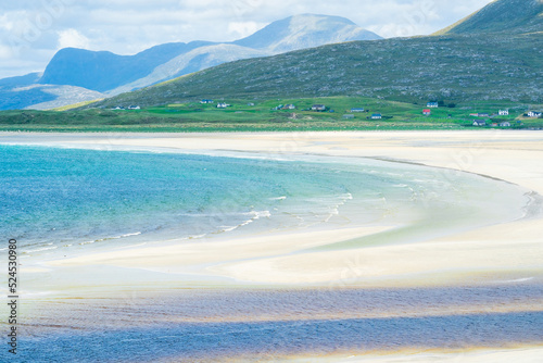 Фотография Picturesque empty white sand Luskentyre beach, Isle of Harris, Scotland