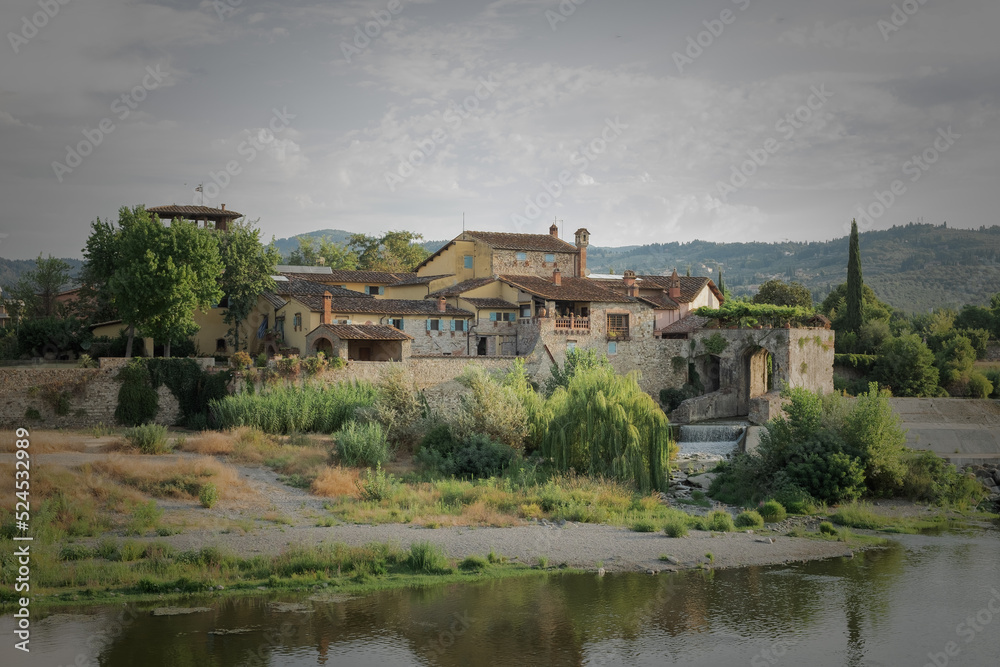 The house by Arno river 