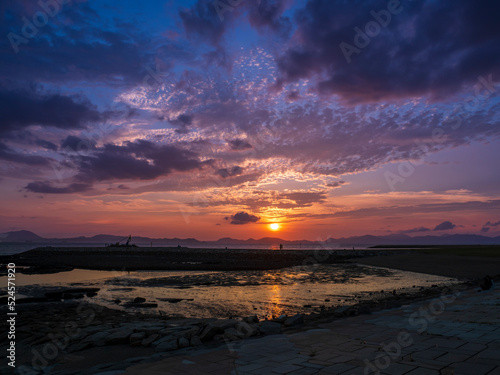 夕陽と海岸