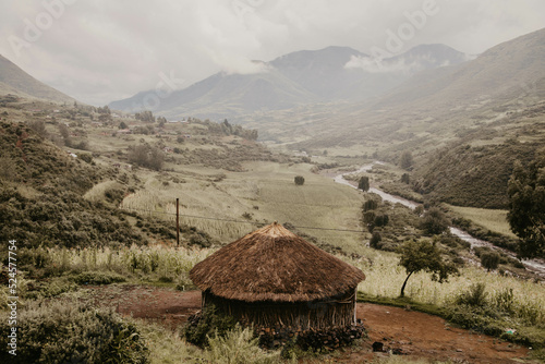 Εκτύπωση καμβά africa hut in a village in the mountains of lesotho