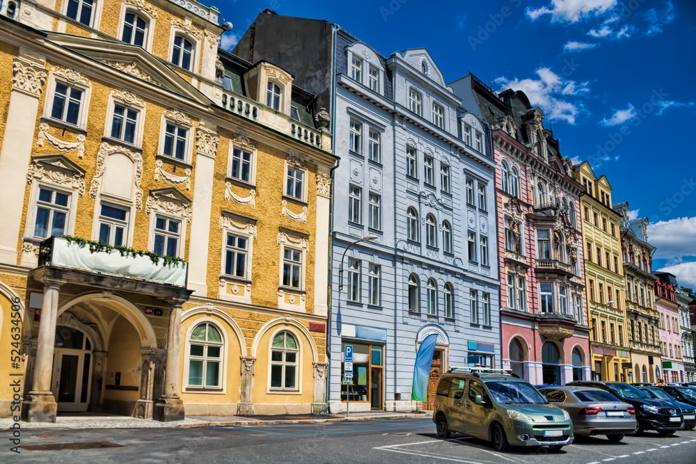 liberec, tschechien - sanierte häuserzeile in der altstadt