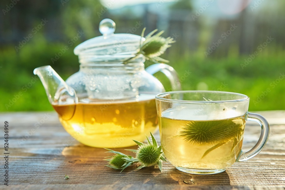 Natural tea from the flowers of thistles. Natural tea from the flowers of thistles.