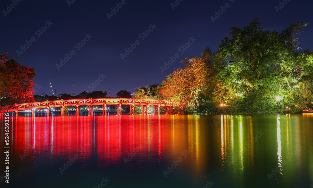 Fototapeta premium Huc Bridge - Hanoi