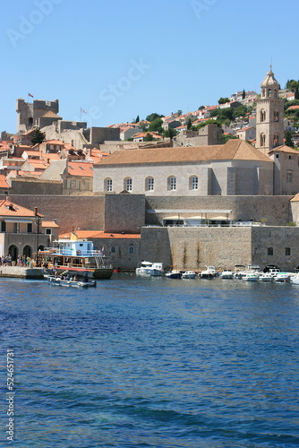La ville fortifiée de Dubrovnik, au bord de la mer Adriatique (Dalmatie, Croatie)