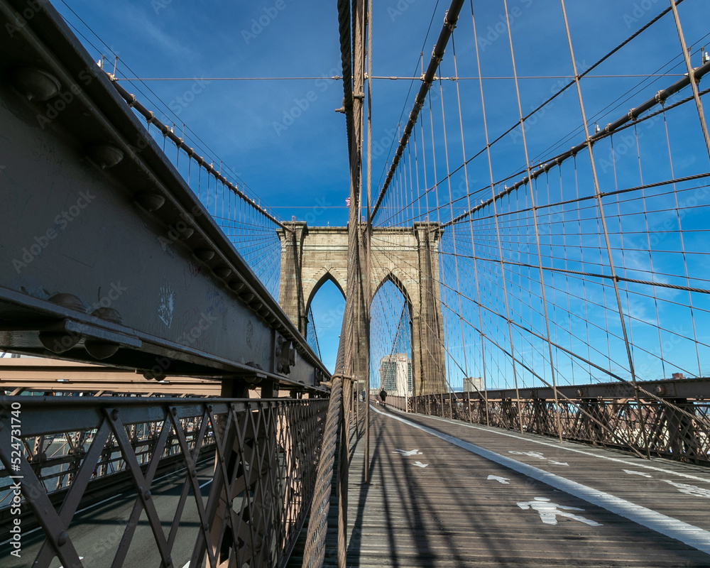 Fototapeta premium brooklyn bridge walking