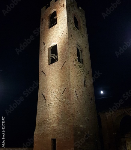 La torre e la luna a Longiano photo