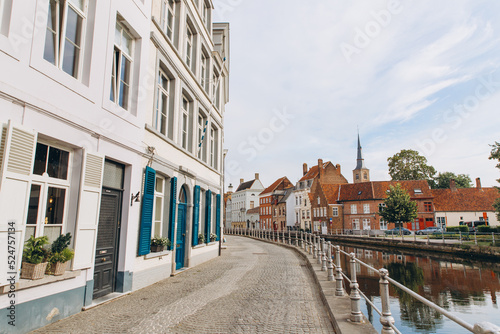 Scenic city view of Bruges canal with beautiful medieval colored houses, Belgium © anatoliycherkas