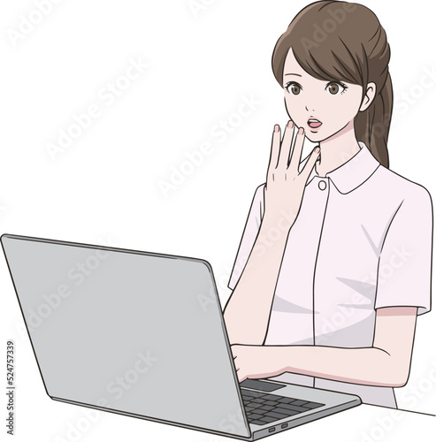 PC前で驚く看護師