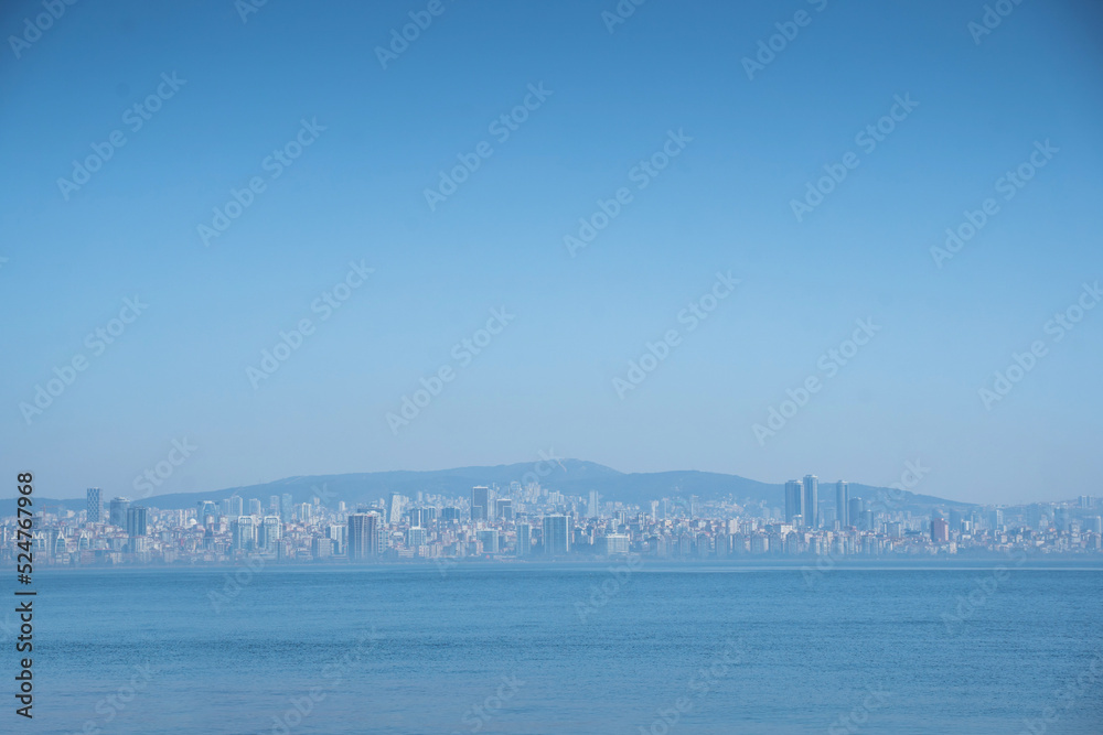 Fototapeta premium beautiful cityscape of turkey taking far back from the crossed island