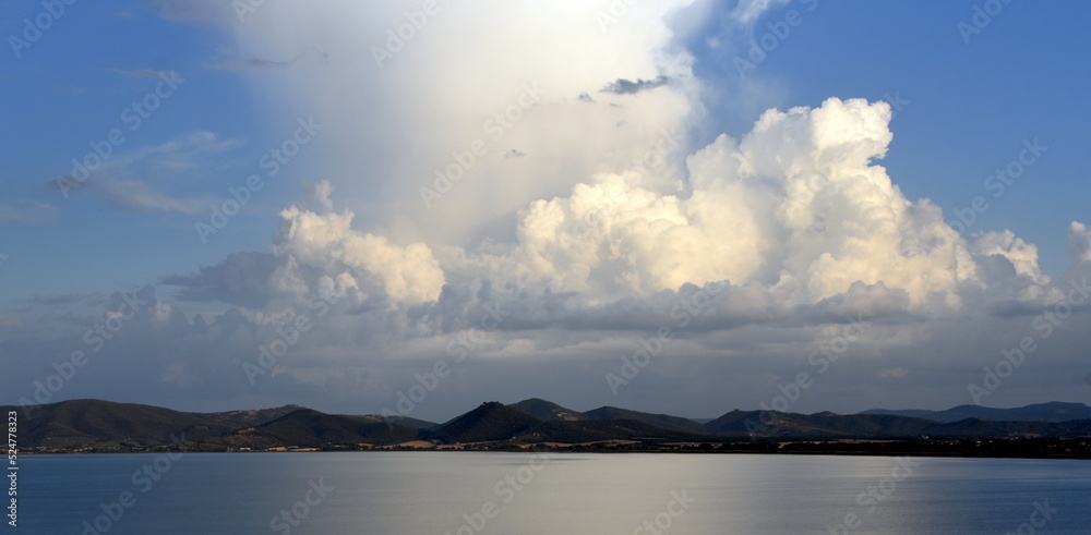 Wolkengebilde über dem Lago Trasimeno