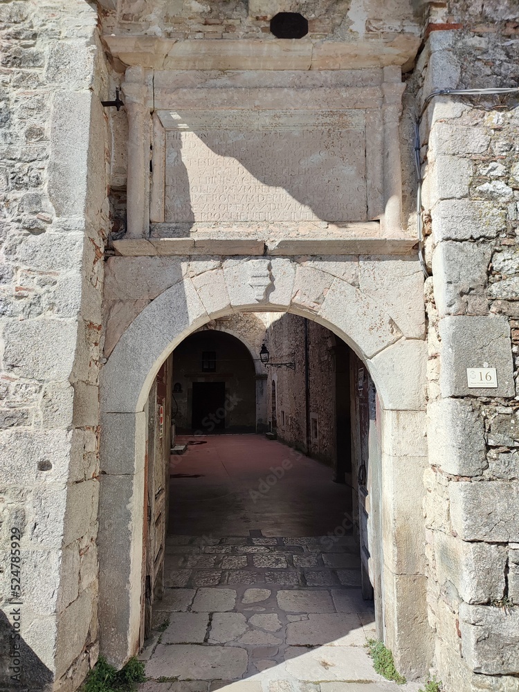 Ferrazzano - Arco di ingresso del Castello Carafa