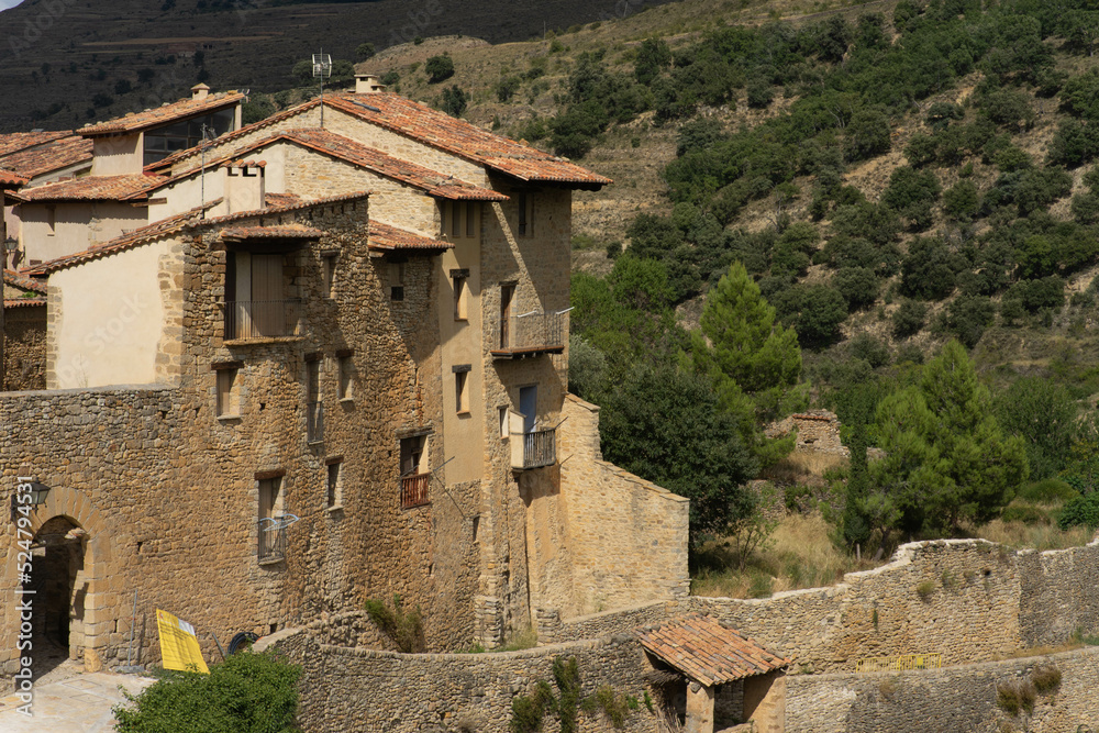 Casas colgadas en Mirambel, pueblo de Teruel
