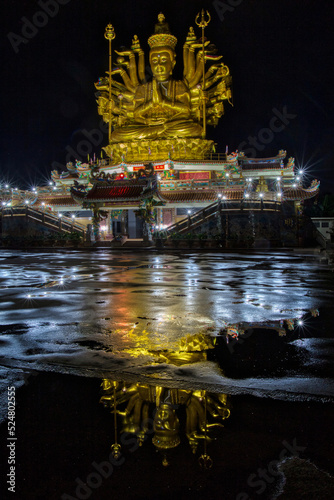 Chinesischer Tempel in der Nacht