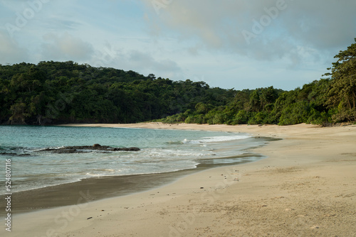 Fototapeta Naklejka Na Ścianę i Meble -  Tropical beach at low tide, Las Perlas archipelago, Panama - stock photo