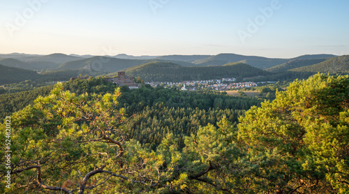 Abendstimmung im Pfälzerwald bei Busenberg, Drachenfels, Rheinland-Pfalz, Deutschland