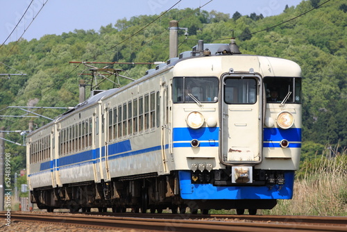 Series 455 train running on the Hokuriku Main Line.