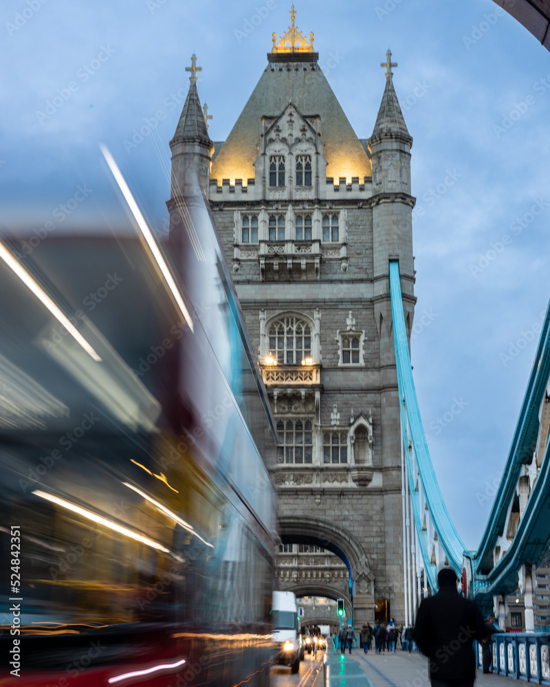 Naklejka premium tower bridge with bus